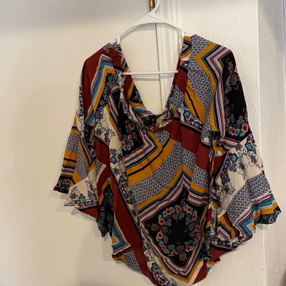 NWT Shyanne flowy top